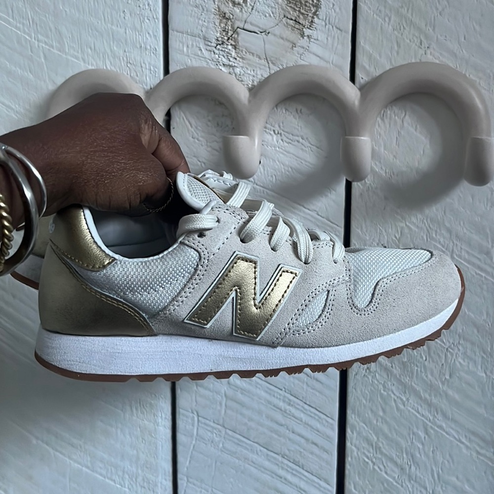 New Balance 520 Classic Neutral gold and White Sneakers